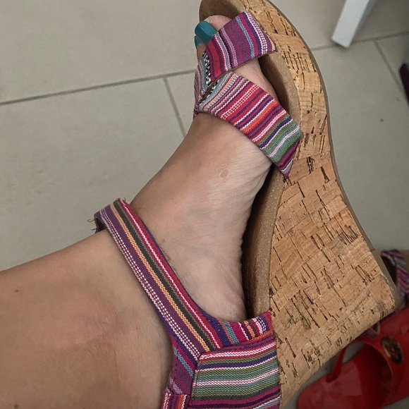 Toms Pin Striped Colorful Wedge Sz 7 - Picture 6 of 9